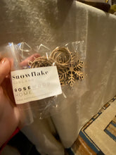 Load image into Gallery viewer, Snowflake Garland
